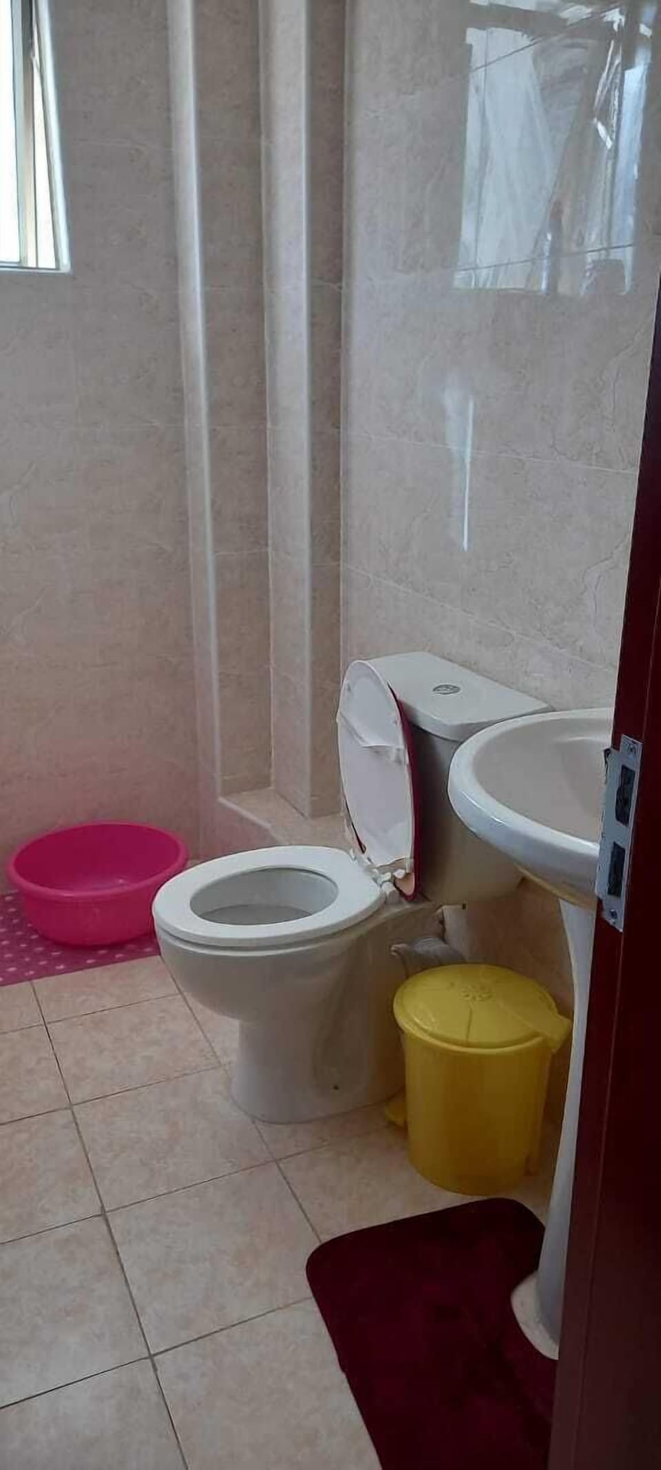 Studio, Balcony, Hill View | Bathroom | Shower, free toiletries, slippers, towels