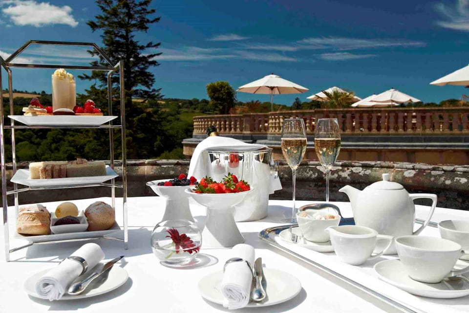 2 restaurants, lunch, dinner served; Mediterranean cuisine