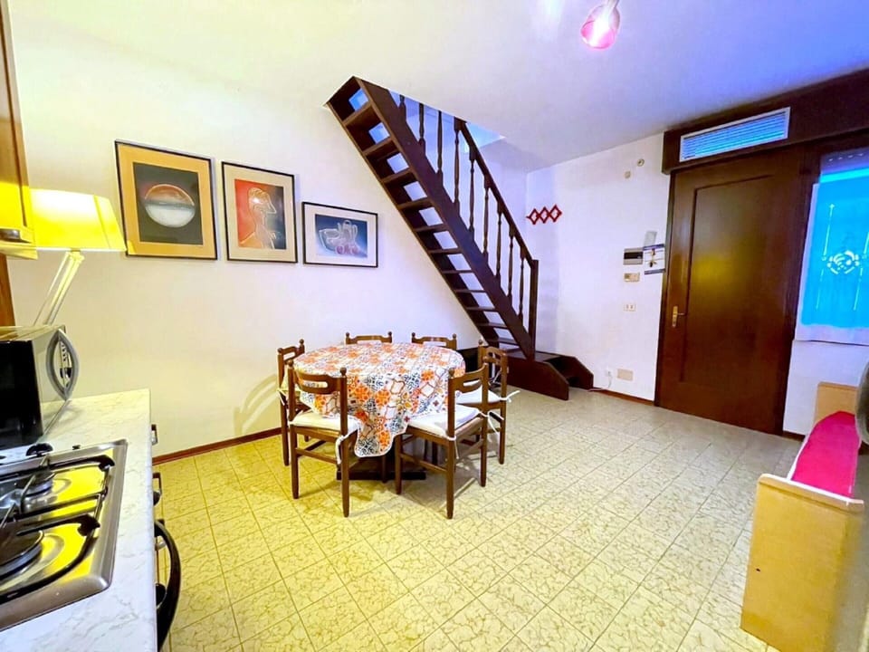Apartment | Dining
