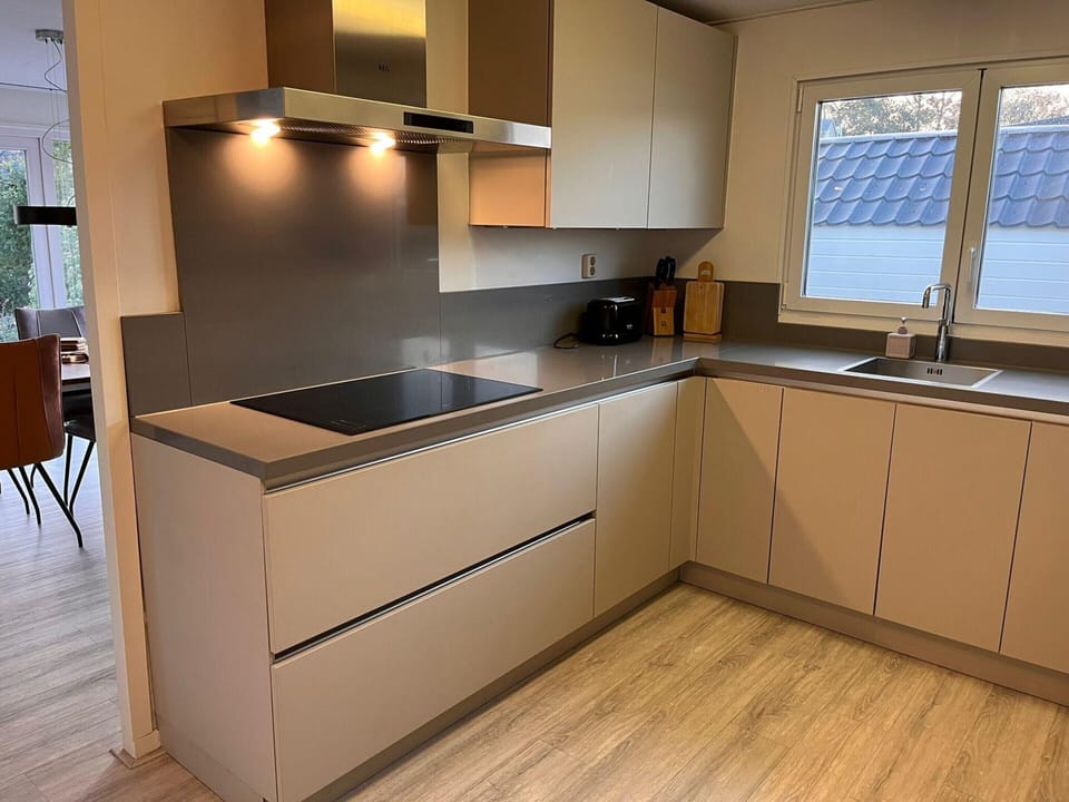 Bungalow | Private kitchen | Highchair