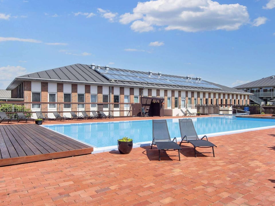 Apartment | Pool | Indoor pool, outdoor pool