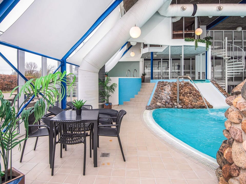 Apartment | Pool | Indoor pool, outdoor pool