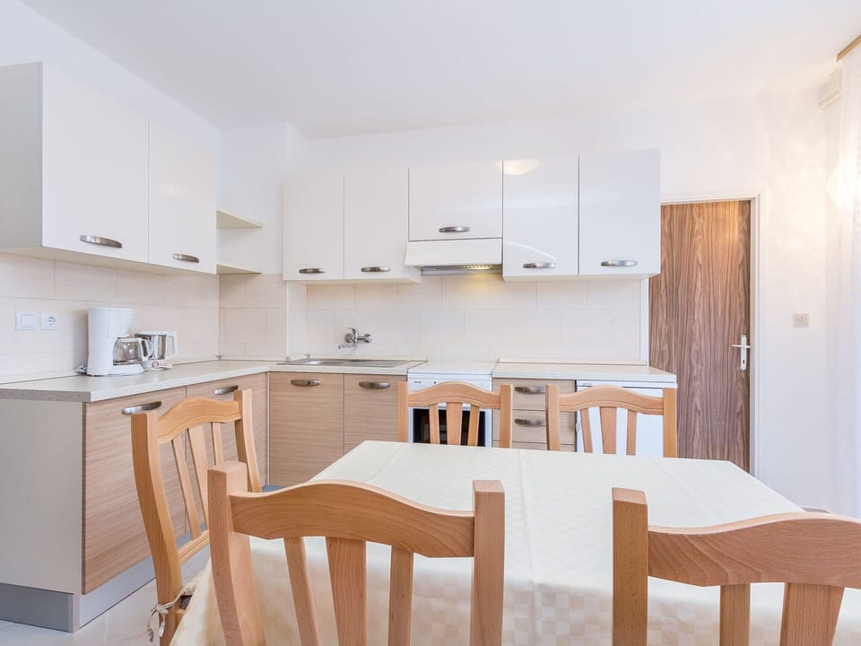 Apartment | Private kitchen | Electric kettle