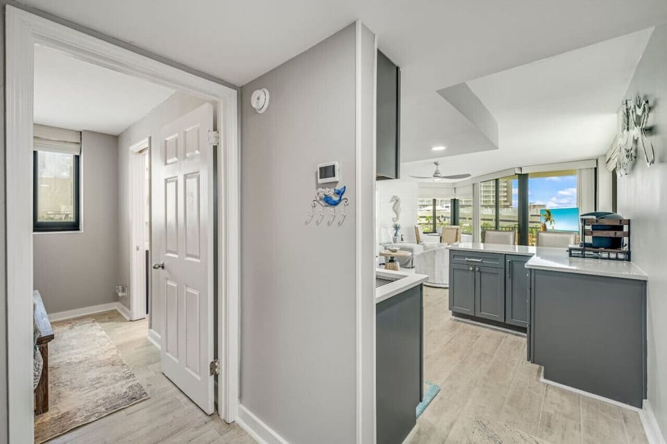 Condo Entrance View!