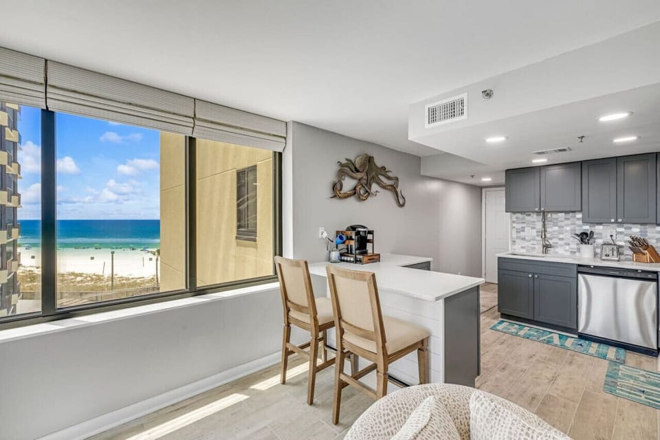 Completely Renovated Condo with Beach and Ocean Views!