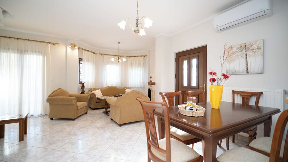 Family Apartment | Living area | Flat-screen TV