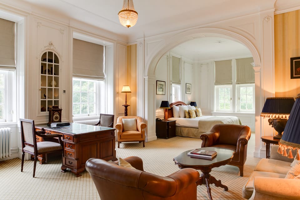 Suite | In-room safe, desk, iron/ironing board, free WiFi