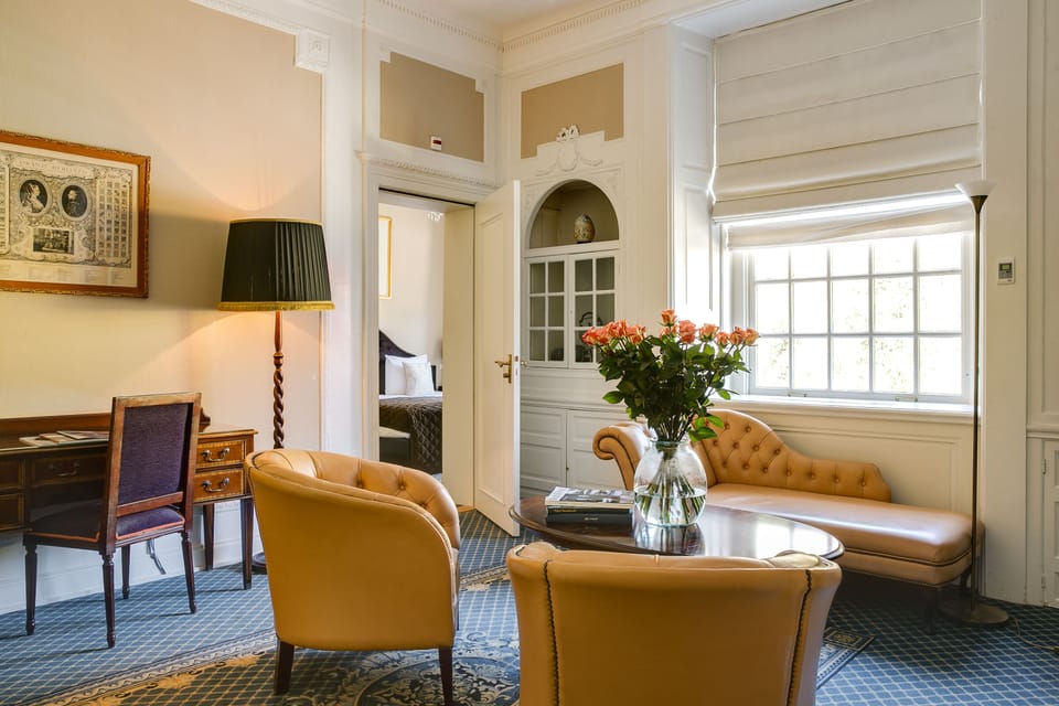 Suite | In-room safe, desk, iron/ironing board, free WiFi