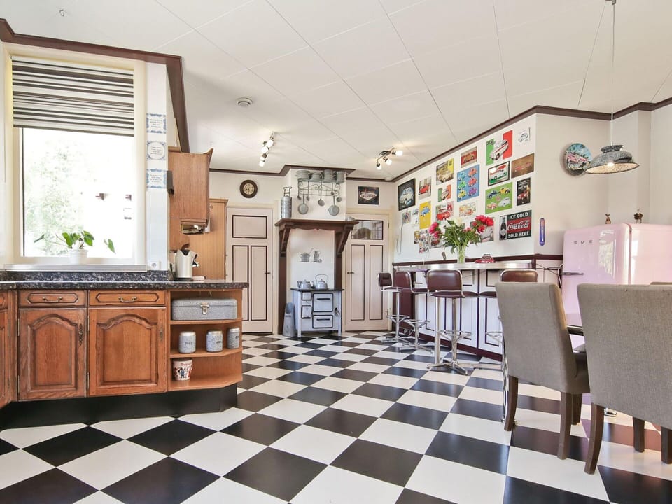 House | Private kitchen | Electric kettle, highchair