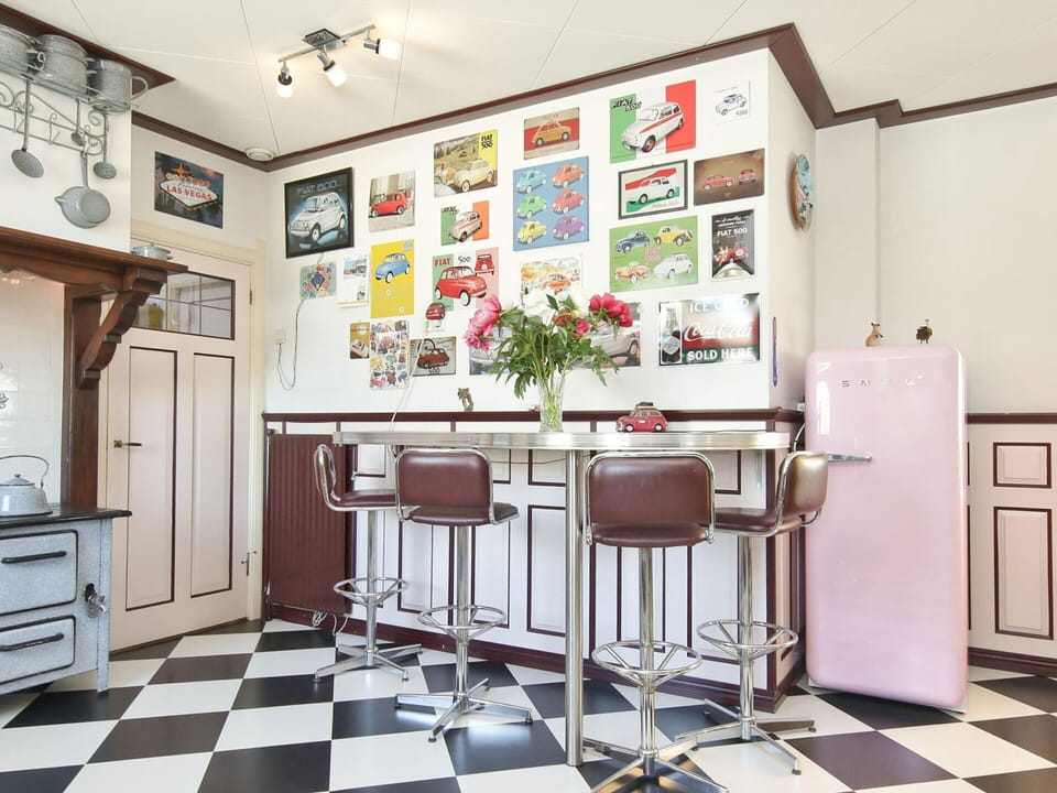 House | Private kitchen | Electric kettle, highchair