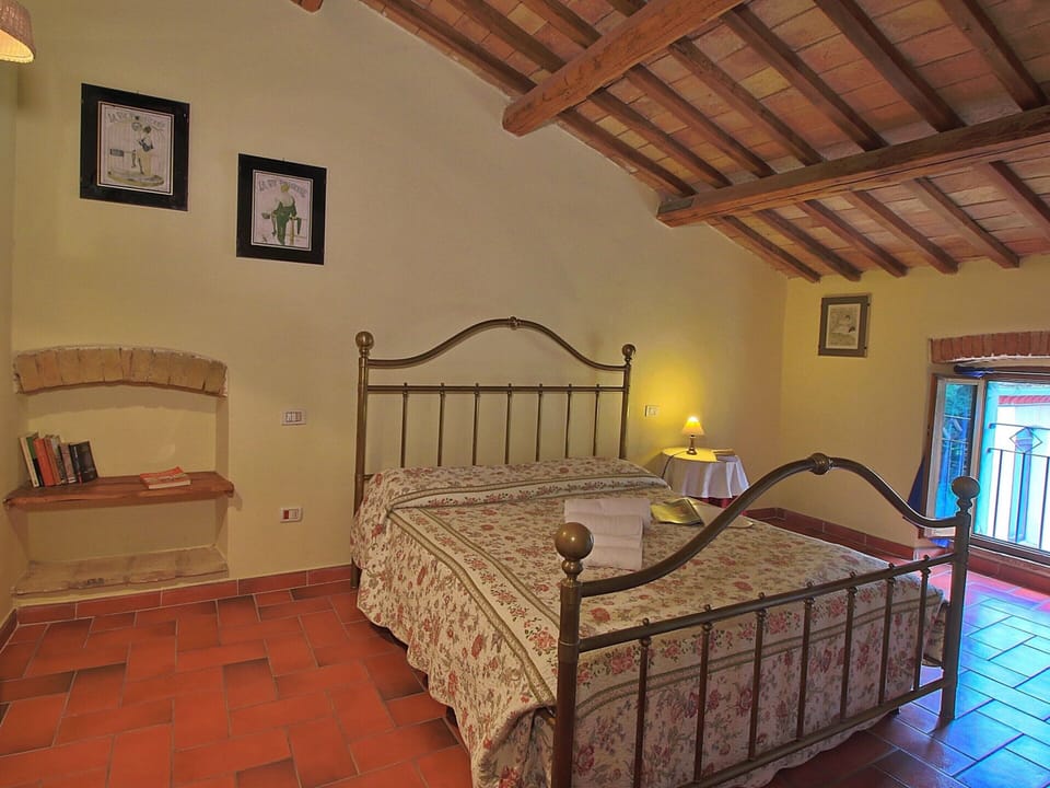 House | 4 bedrooms, bed sheets