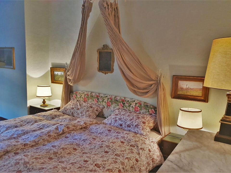 House | 3 bedrooms, individually furnished, bed sheets