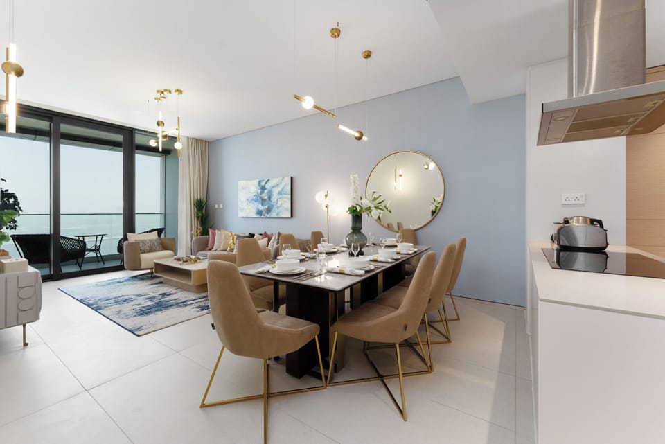 Premium Apartment, 3 Bedrooms, Sea View | In-room dining