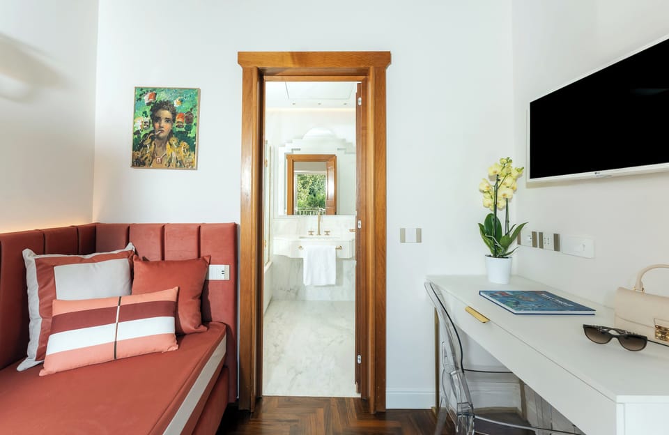 Superior Room, Balcony, Garden View | 1 bedroom, desk, free WiFi, bed sheets