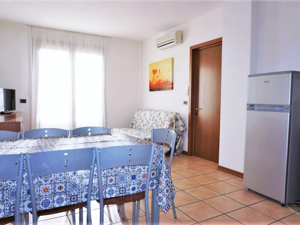 Apartment | Dining
