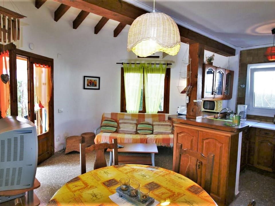 Bungalow | Dining