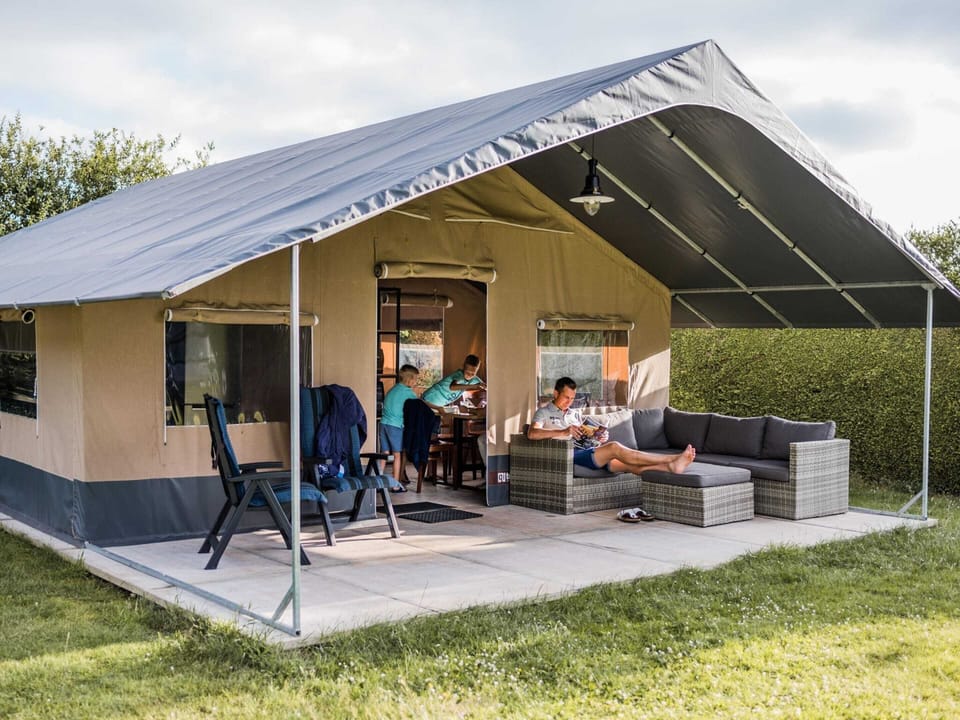 Tent | Exterior