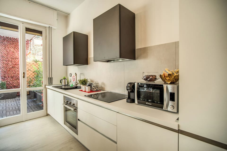 Premium Apartment | Private kitchen | Fridge, microwave, oven, stovetop