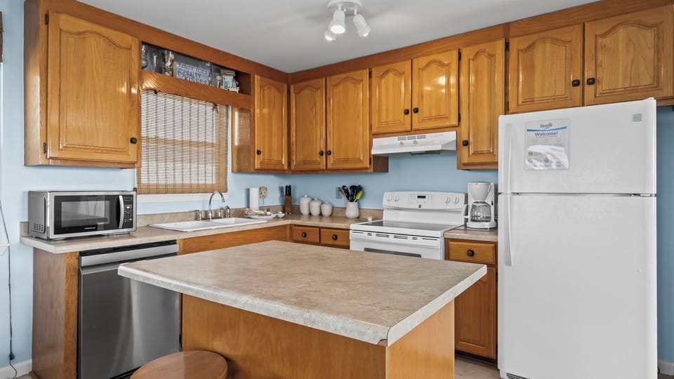 Second Choice - - Kitchen