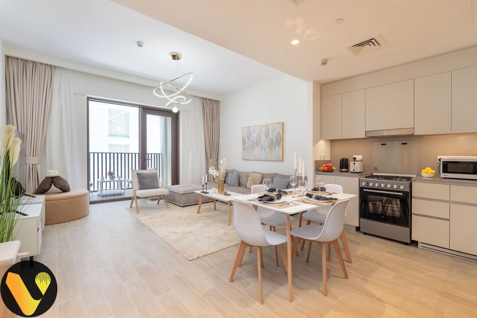 Luxury Apartment | Private kitchen | Full-size fridge, microwave, oven, stovetop