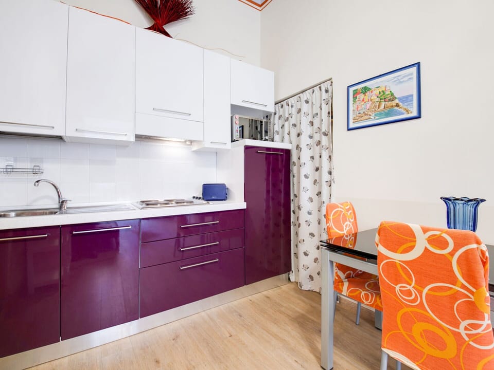 House | Private kitchen | Cookware/dishes/utensils