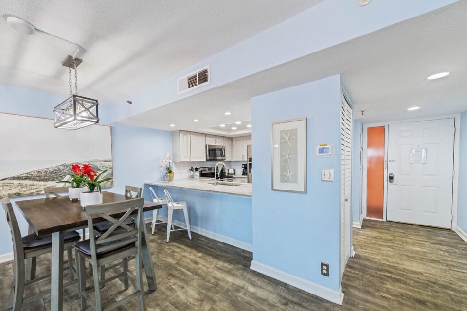 Dining space that opens to the kitchen, perfect for shared meals and easy conversation.