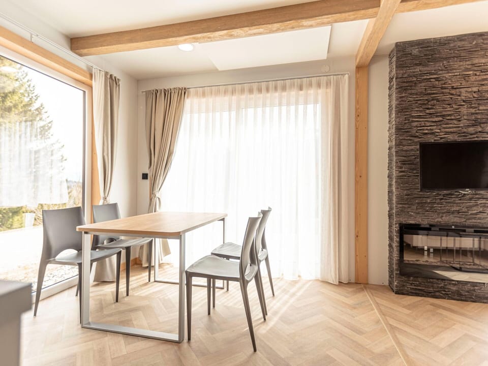 Chalet | Dining