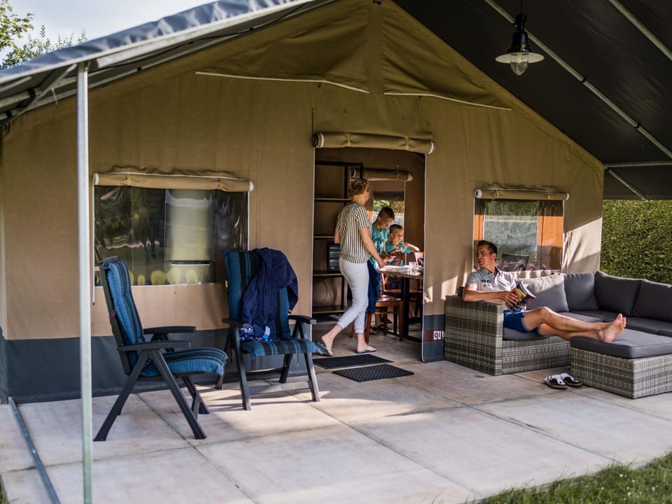Tent | Exterior