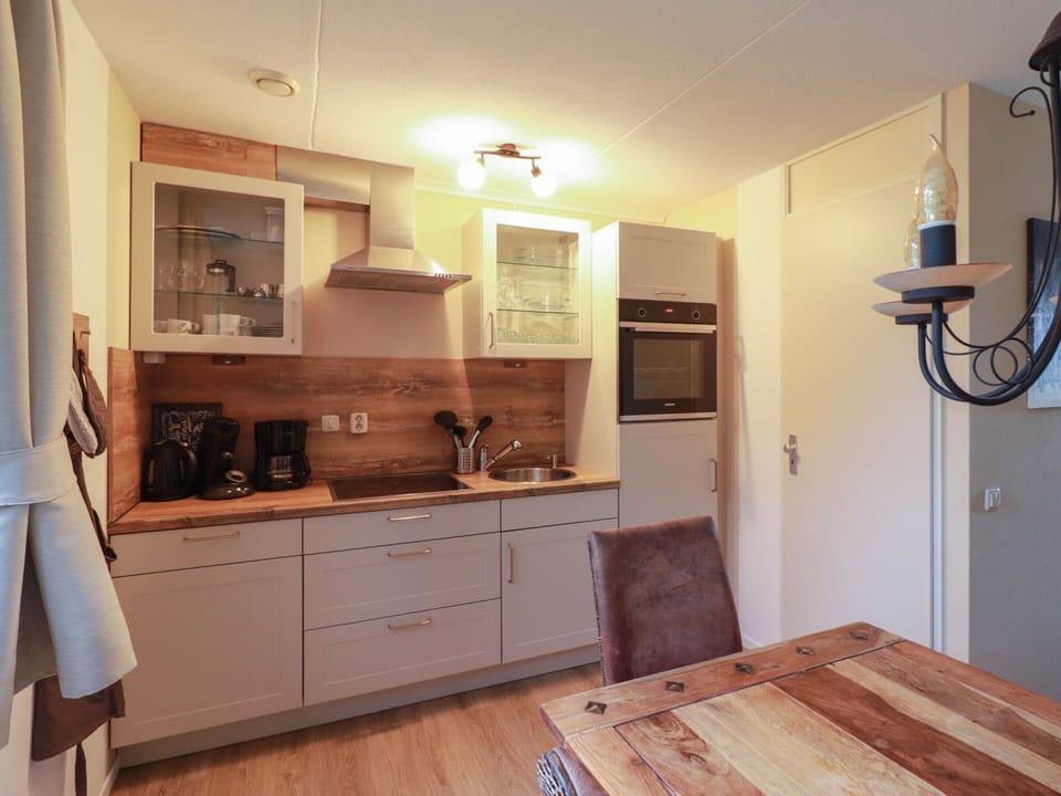 House | Private kitchen | Coffee/tea maker, fridge, microwave, dishwasher