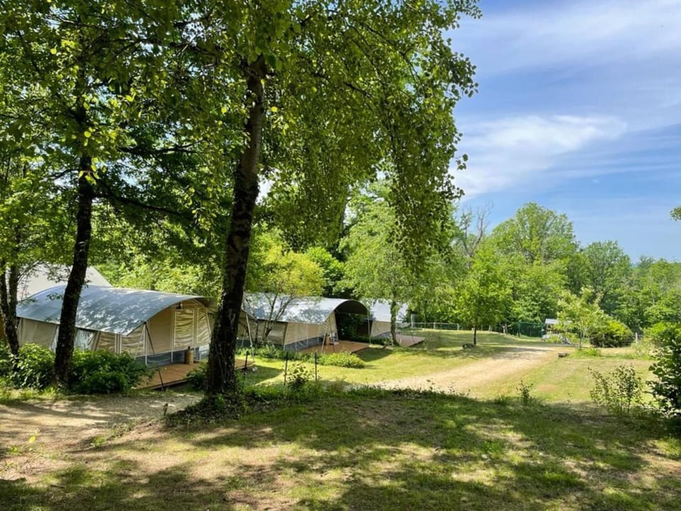 Tent | Exterior