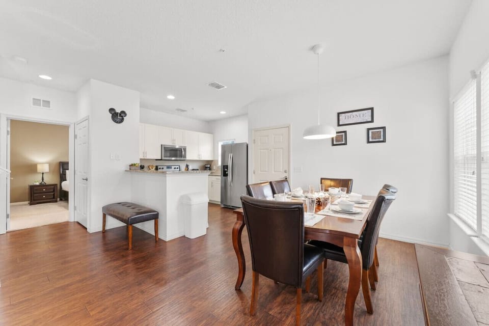 Dining Area#quiet #stylish #disney #parks #kingdom #springs #poolhouse #vacation #rental #waterpark #Kissimmee #Orlando #universal #citywalk #legoland #shortstay #longstay #bbq #grill #privatepool #westlucaya