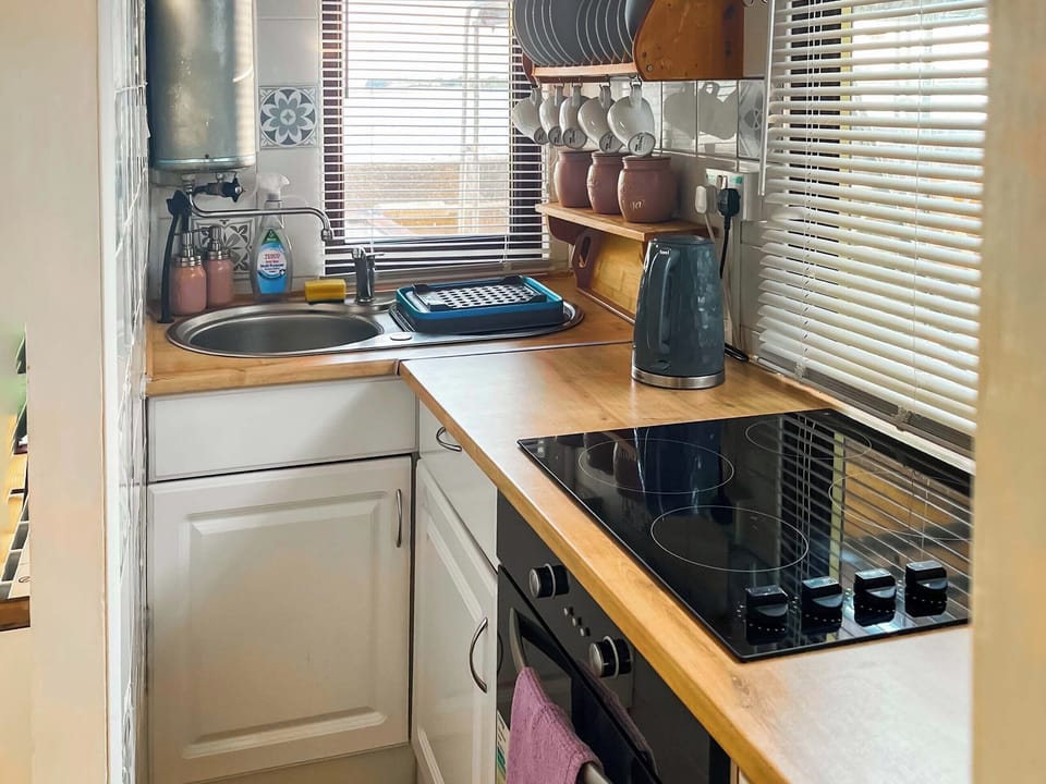 Kitchen | Angie&rsquo;s Beachside House, Point Clear, near Clacton-on-Sea