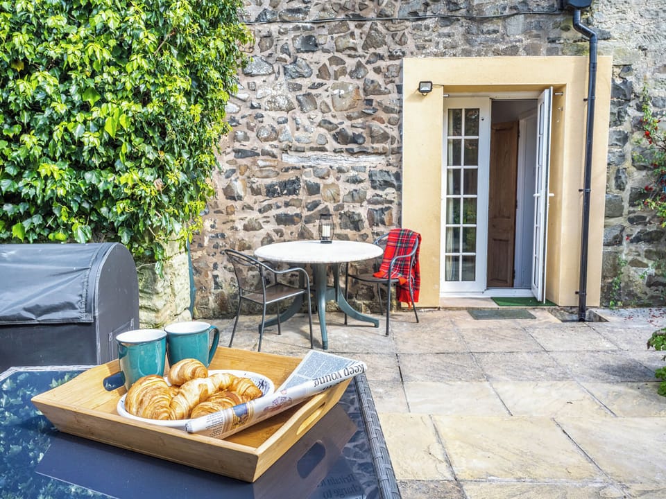 Sitting-out-area | Millhouse Cottage, Bamburgh