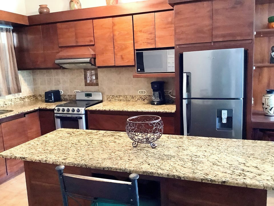 Full Kitchen