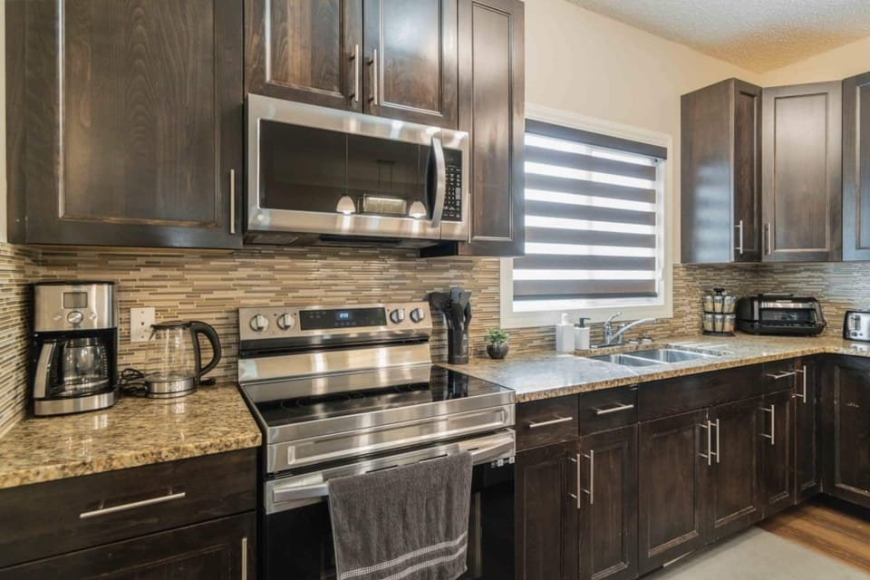 Kitchen Counter and Appliances