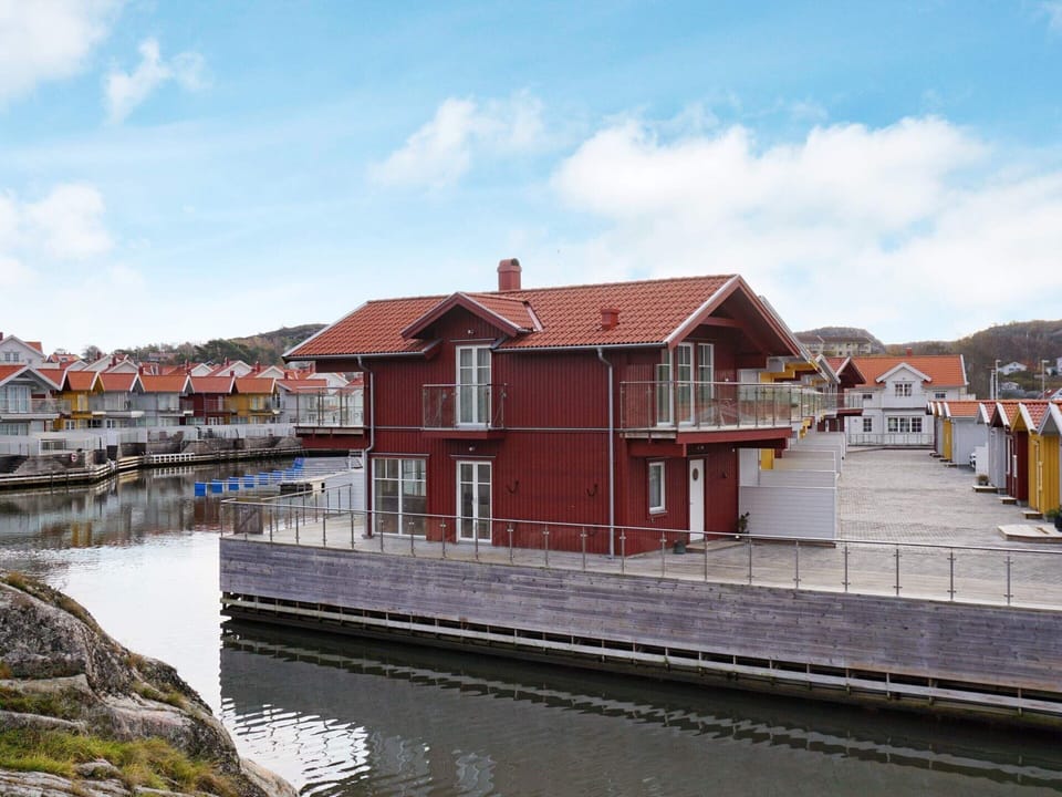 House | Water view