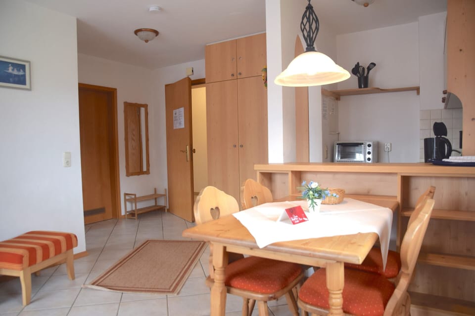 Apartment | Dining