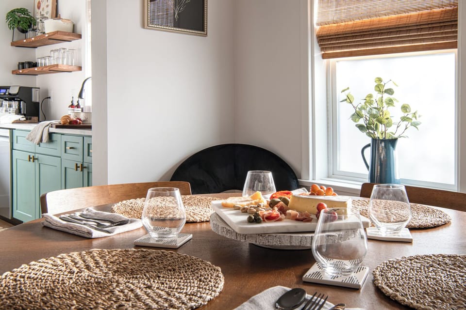 Dining Room detail