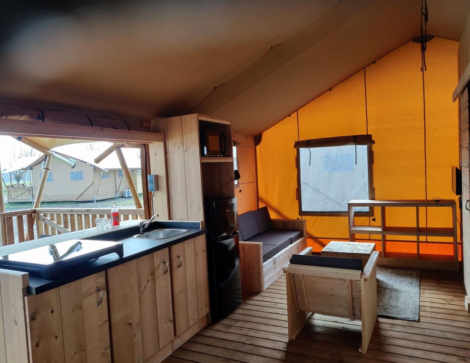 Tent | Private kitchen | Stovetop