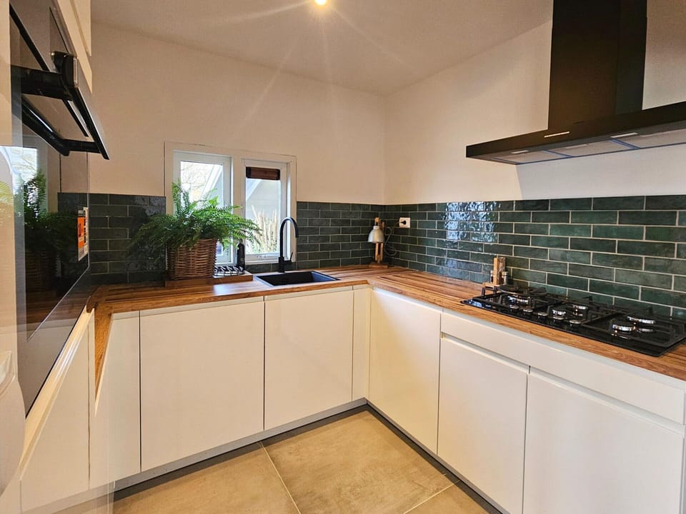 House | Private kitchen | Electric kettle, toaster