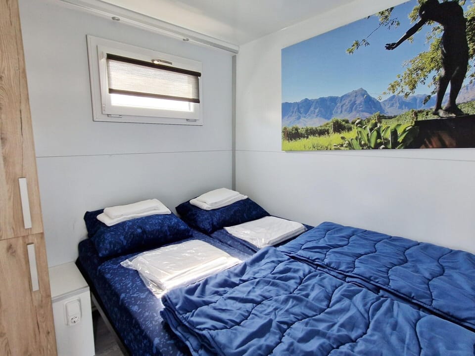 Mobile Home | 2 bedrooms, individually furnished
