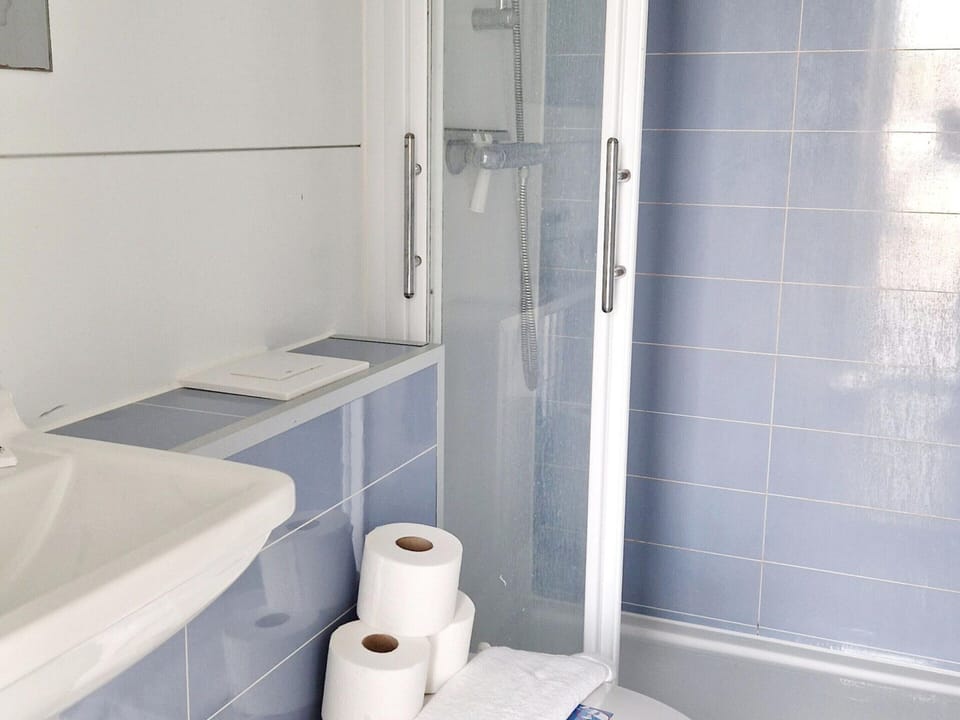 Mobile Home | Bathroom