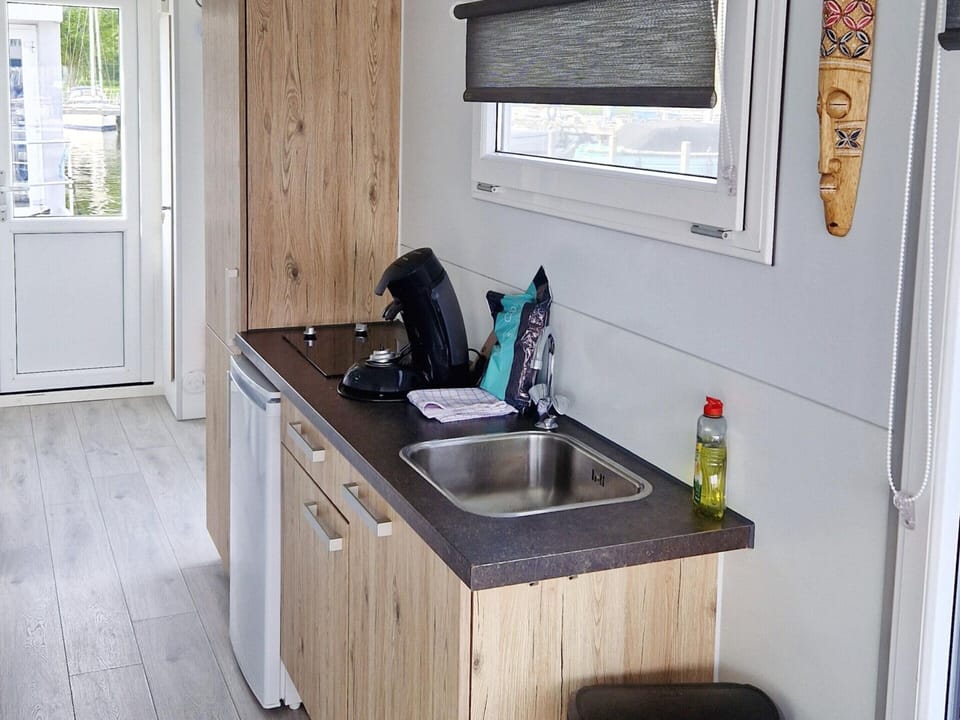 Mobile Home | Private kitchen