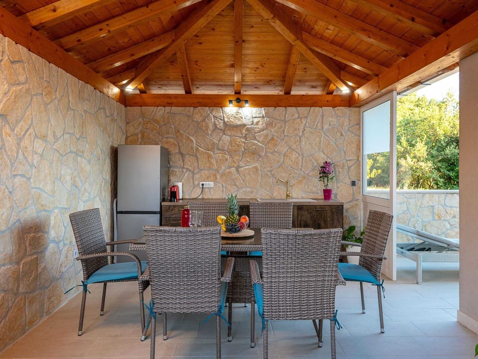 Apartment | Dining