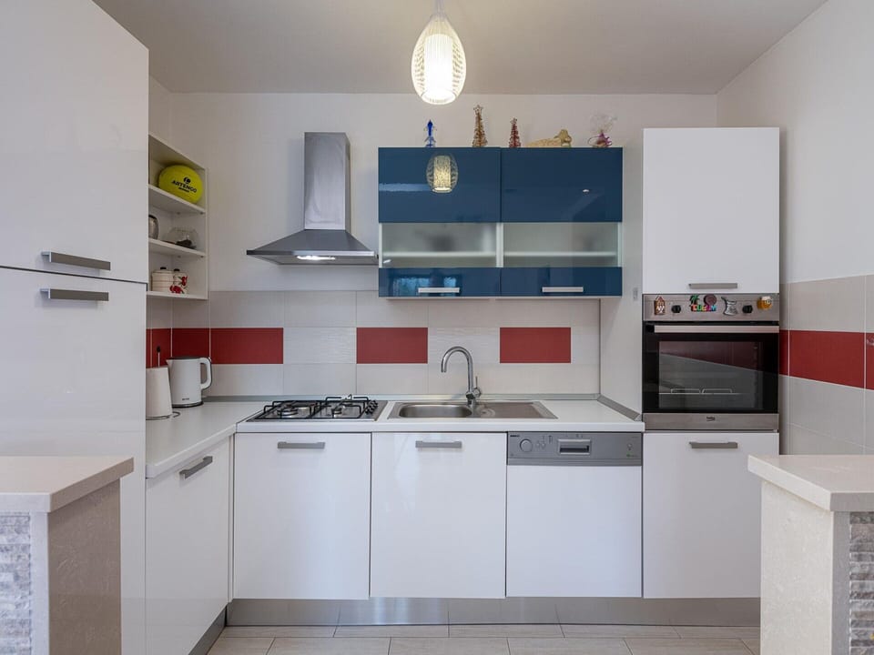 Apartment | Private kitchen | Electric kettle, toaster
