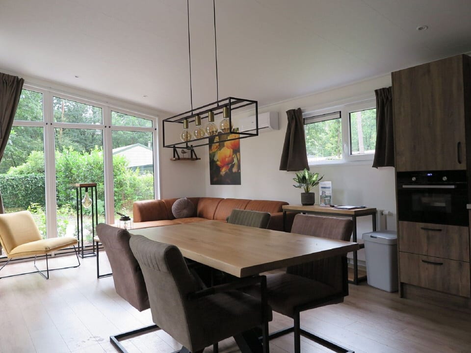 Bungalow | Dining