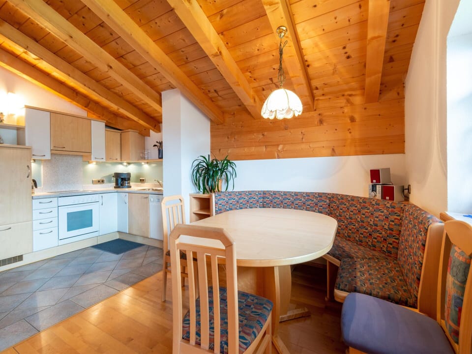 Apartment | Dining