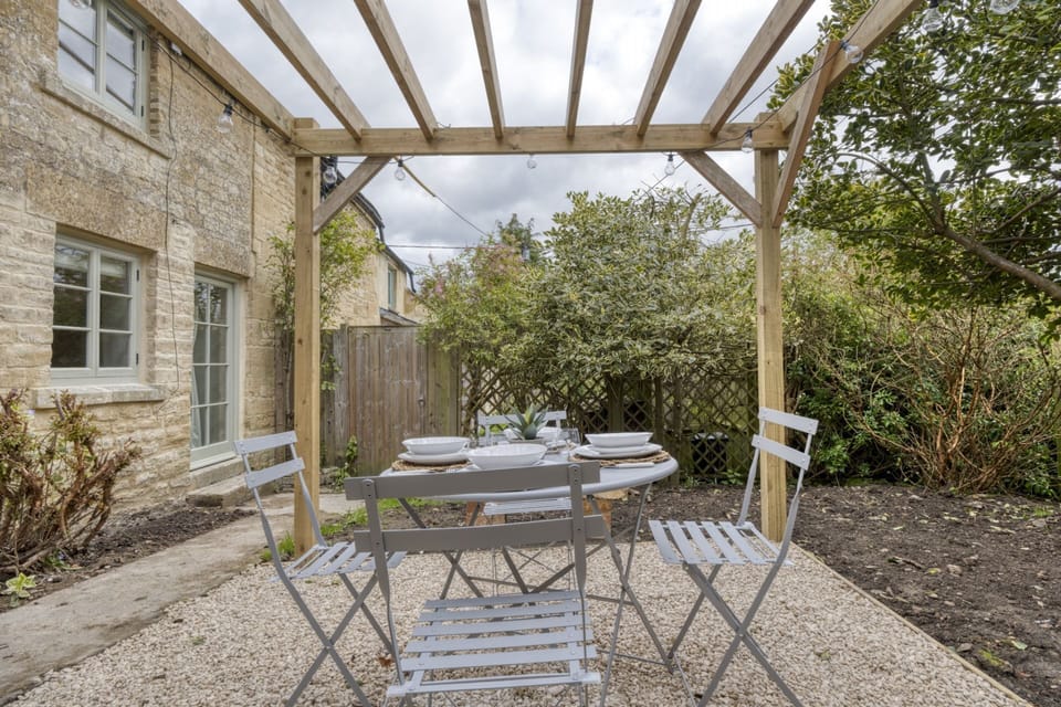 Old Post Office Cottage Garden - StayCotswold
