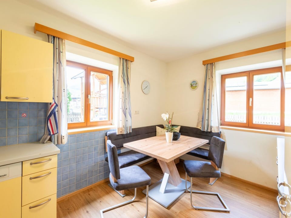 Apartment | Dining