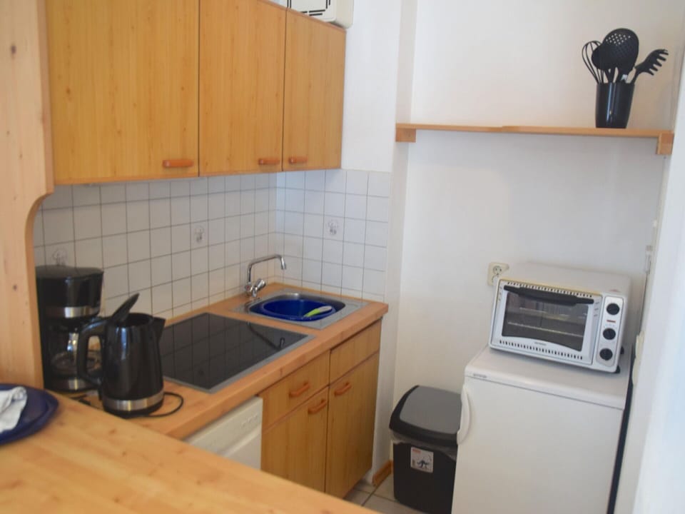Apartment | Private kitchen | Electric kettle, toaster, highchair